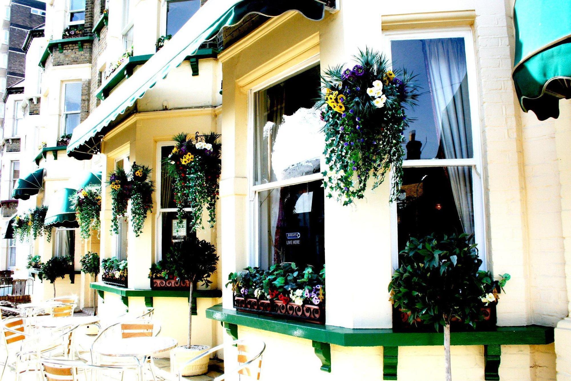Ilfracombe House - Near Cliffs Pavilion Guest house Southend-on-Sea