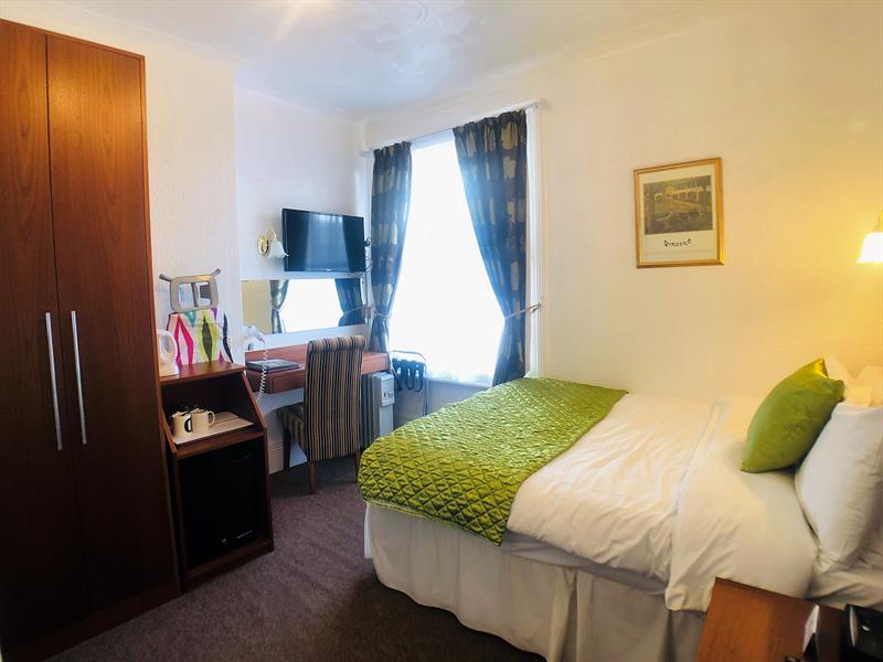Ilfracombe House - Near Cliffs Pavilion Guest house Southend-on-Sea