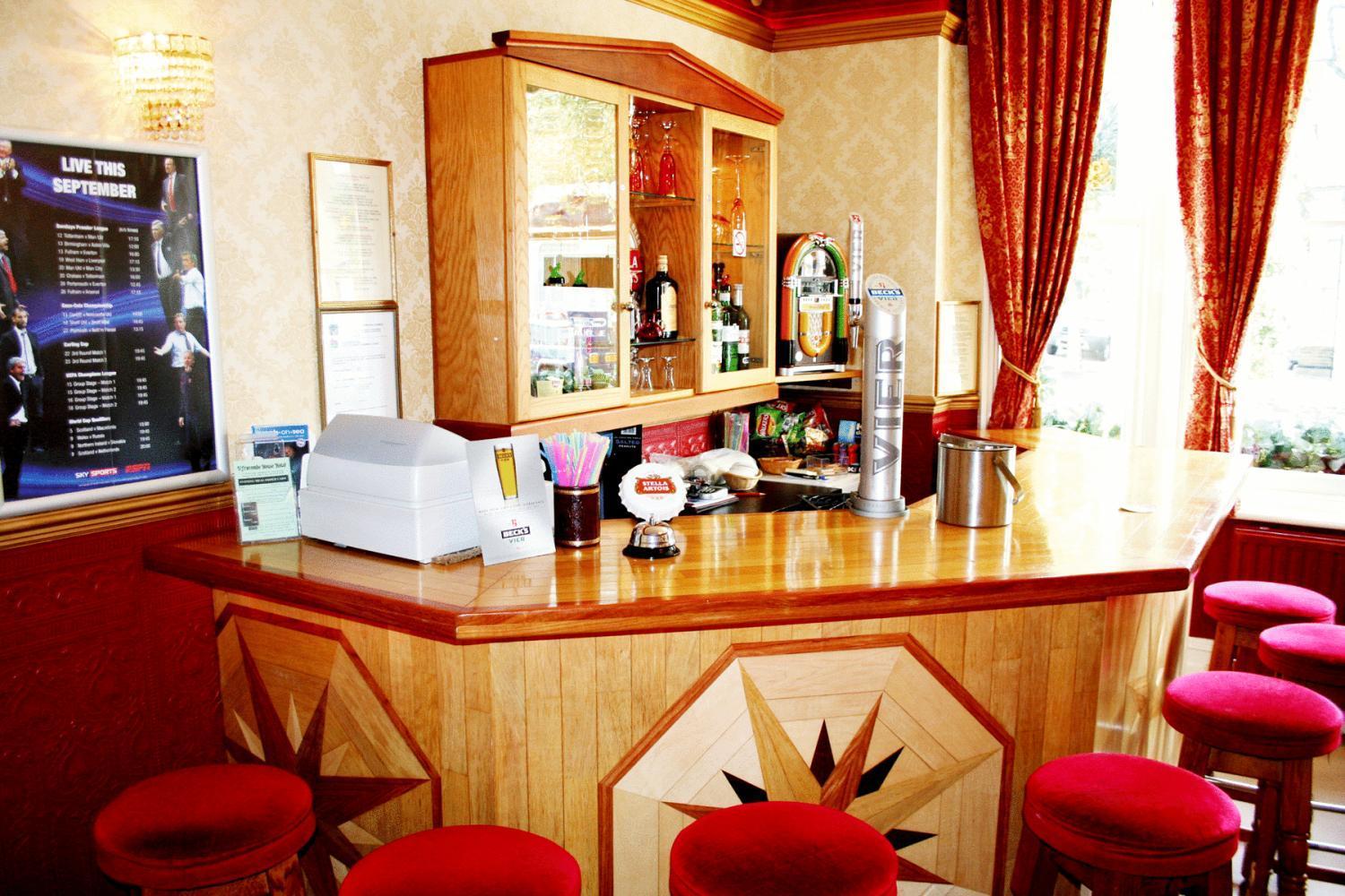 Maison d'hôtes Ilfracombe House - Near Cliffs Pavilion 4*