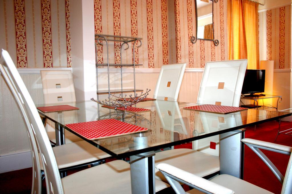Ilfracombe House - Near Cliffs Pavilion 4*