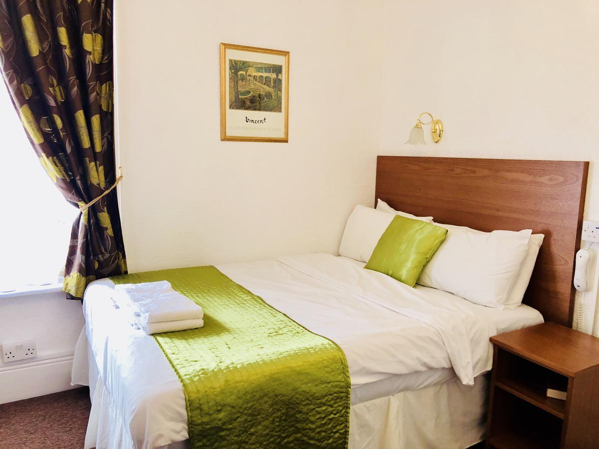 Maison d'hôtes Ilfracombe House - Near Cliffs Pavilion 4*