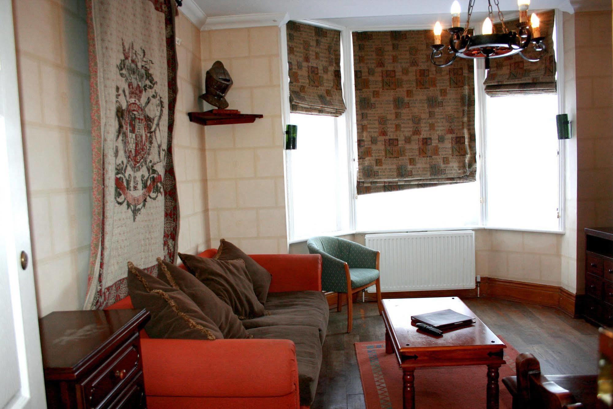 Ilfracombe House - Near Cliffs Pavilion Southend-on-Sea