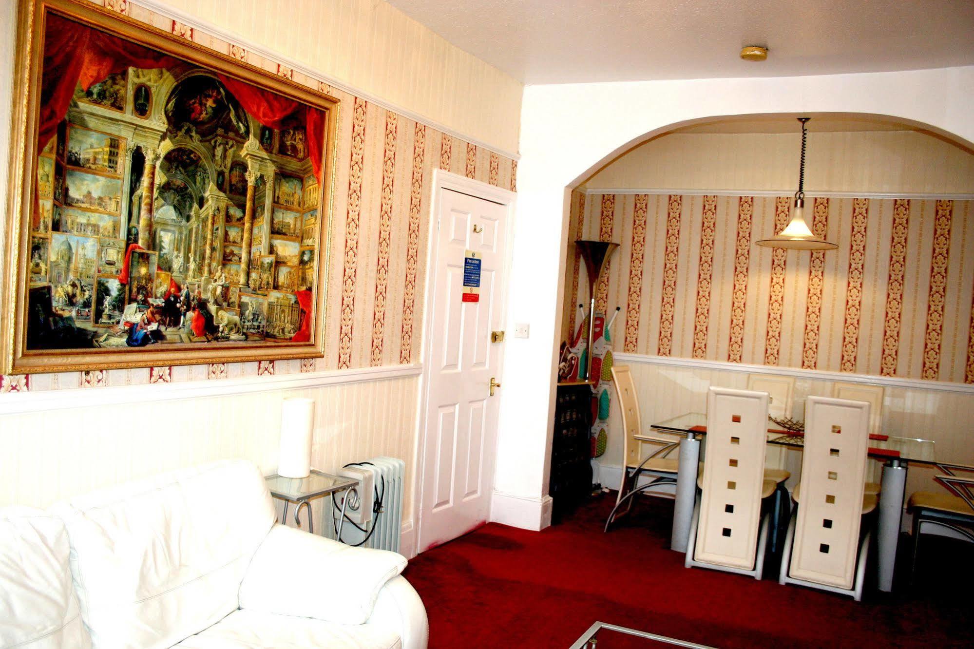 Ilfracombe House - Near Cliffs Pavilion Maison d'hôtes 4*