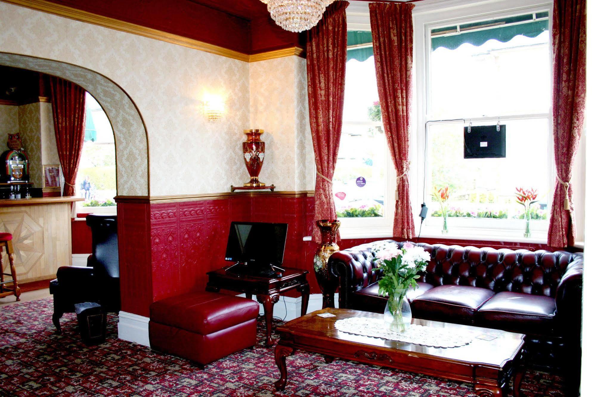 Ilfracombe House - Near Cliffs Pavilion 4*