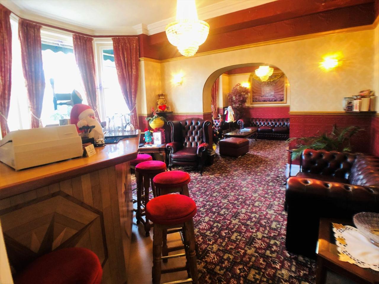 Ilfracombe House - Near Cliffs Pavilion Maison d'hôtes 4*