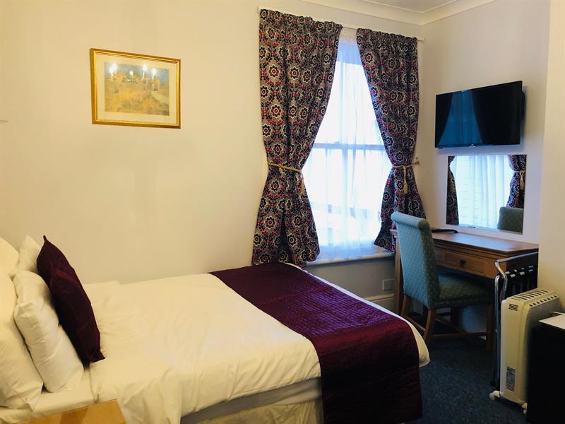 Ilfracombe House - Near Cliffs Pavilion